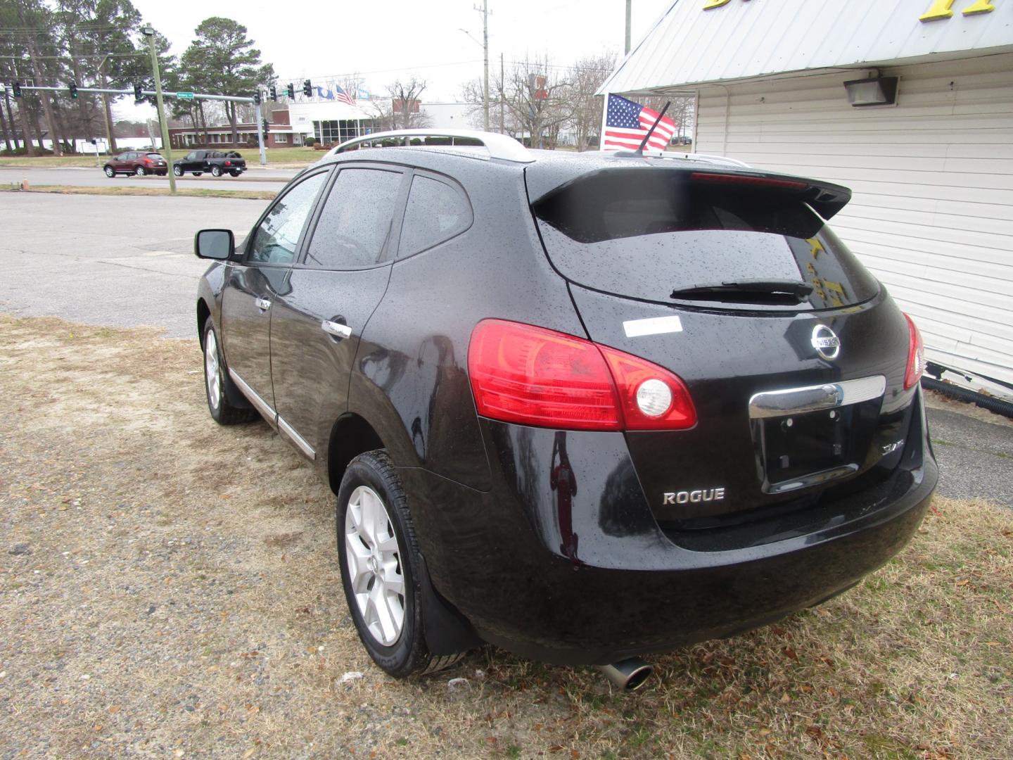 2012 Black Nissan Rogue S AWD (JN8AS5MV4CW) with an 2.5L L4 DOHC 16V engine, Continuously Variable Transmission transmission, located at 2553 Airline Blvd, Portsmouth, VA, 23701, (757) 488-8331, 36.813889, -76.357597 - Photo#7